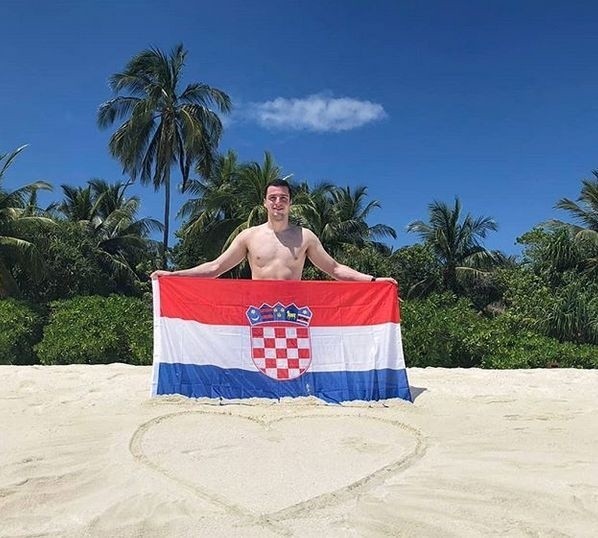 Filip Ivić kibicuje Chorwatom podczas urlopu na Malediwach.