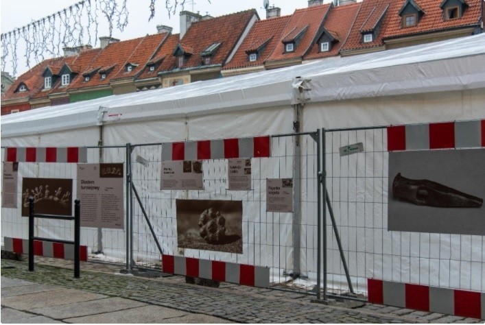 Wystawa "Odkrywamy średniowieczny Poznań" na Starym Rynku.