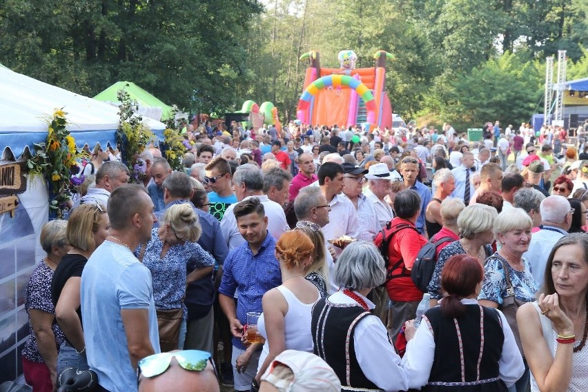 13 tysięcy pierogów zniknęło w mig. Święto w Bobrzy [WIDEO, ZDJĘCIA]