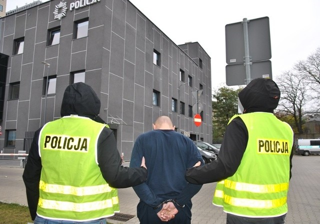 Śmiertelne pobicie w centrum Łodzi. Skatowali mężczyznę na oczach jego konkubiny