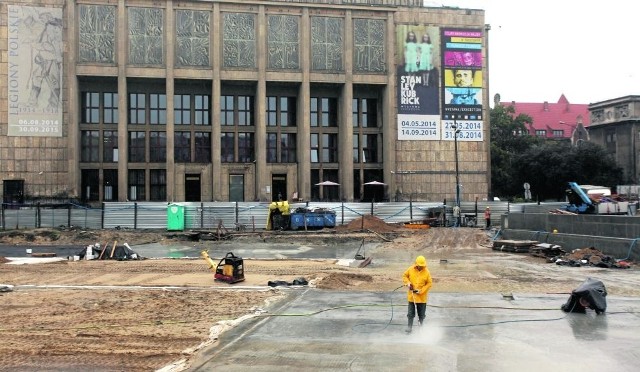 Konstrukcja parkingu podziemnego przed muzeum została wykonana. Teraz nadszedł czas na stworzenie nowego placu