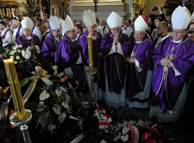 Uroczystości pogrzebowe abp Ignacego Tokarczuka w przemyskiej archikatedrze.