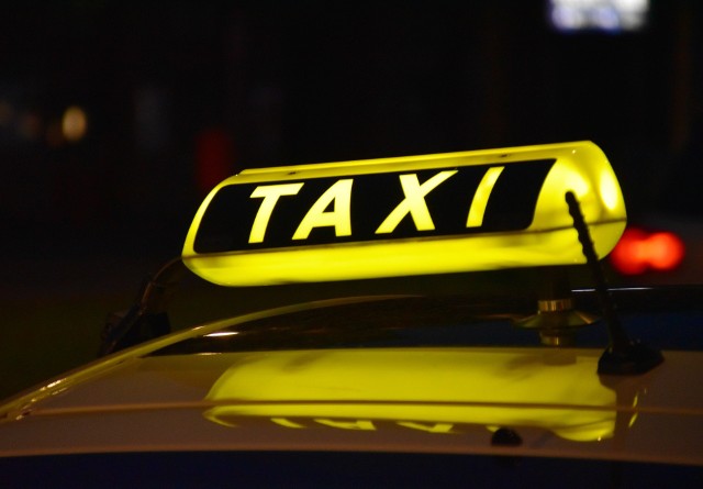 Pasażerowie taksówek najczęściej gubią telefony komórkowe, torby podróżne i klucze.