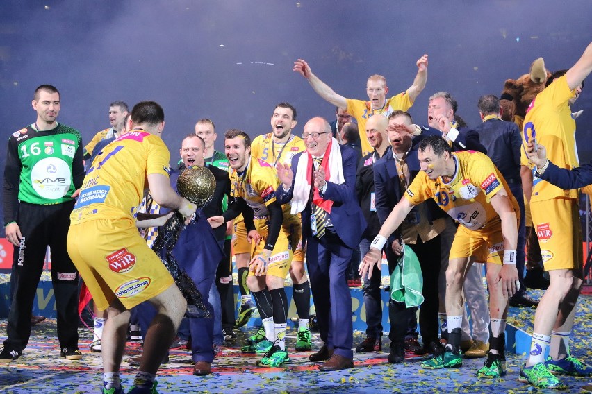 Vive Tauron Kielce po horrorze wygrał z Veszprem i zwyciężył w Lidze Mistrzów