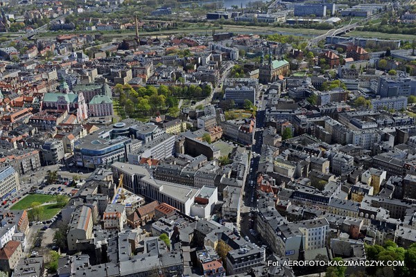 Lotnicze panoramy Poznania. Miasto z góry