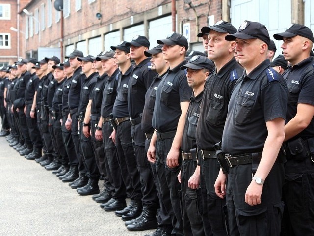  Prawie 400 policjantów z regionu wyjechało zabezpieczać EURO 2012 w Gdańsku i Poznaniu 