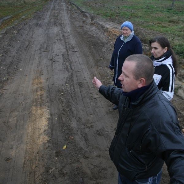 A tak wygląda droga do mieszkańców Niw.