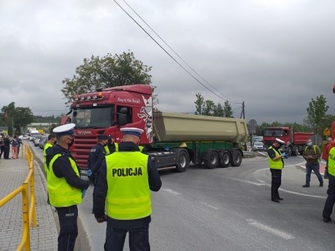 Protest na zakopiance w Naprawie. Droga została zablokowana.