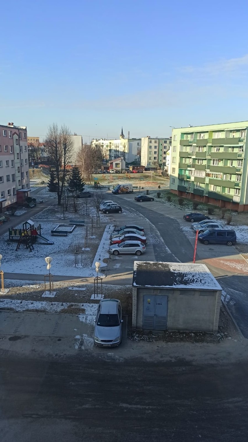W centrum Bielska Podlaskiego powstał duży parking. Nie obeszło się bez wycinki drzew 