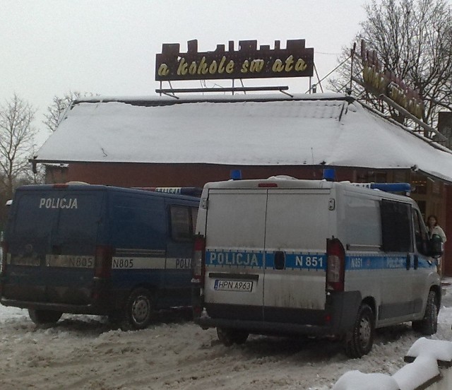 Włamanie do usteckiego sklepu "Alkohole Świata".