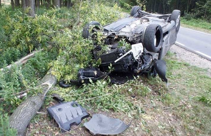 W wypadku w pobliżu Kolonii Boćki dachował seat