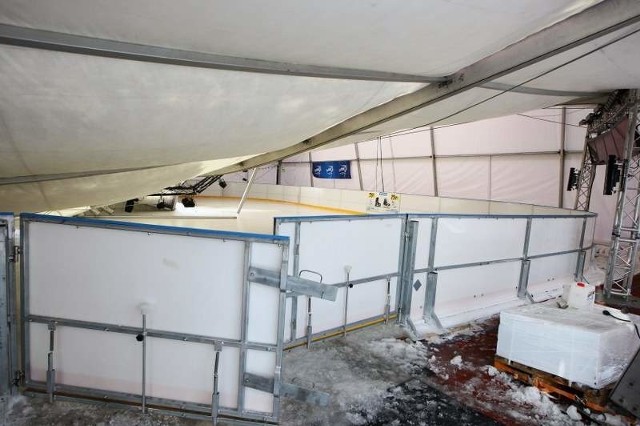 Dach nad lodowiskiem przy hali Azoty Arena zostanie zdemontowany.