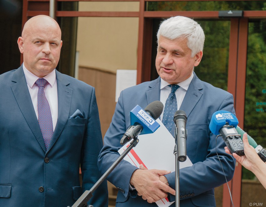 Wojewoda Podlaski Bohdan Paszkowski (z prawej): Na razie...