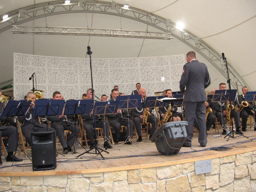 Koncert w parku Kościuszki w Radomiu. Zagrała Radomska Orkiestra Wojskowa 
