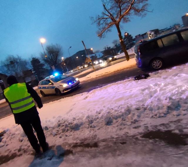 Na czas działania strażaków, zjazd w kierunku centrum miasta był zablokowany