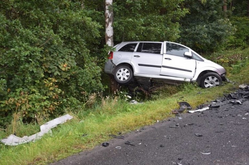 Wypadek w Piotrowie. Cztery osoby nie żyją, jedna walczy o życie