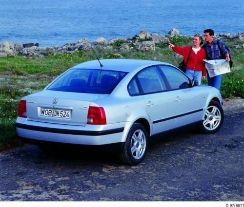 Fot. VW: Passat oferowany jest w wersji sedan (na zdjęciu) i...