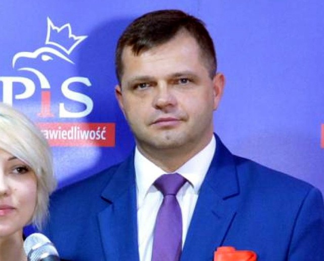 Piotr Gołaszewski, członek władz powiatowych PiS w Łowickiem, nie jest już kierownikiem miejscowej placówki terenowej Kasy Rolniczego Ubezpieczenia Społecznego