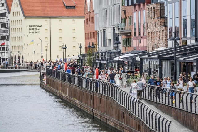 Tragedia na Wyspie Spichrzów w Gdańsku. W jednej z restauracji 50-latek zadławił się jedzeniem i zmarł