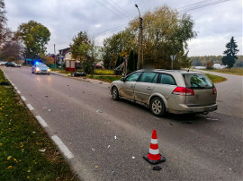 Wypadek na drodze wojewódzkiej. Samochód zderzył się ze skuterem
