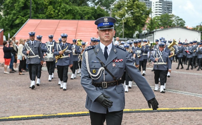 Wojewódzkie obchody Święta Policji w Gdańsku. Wręczono nominacje na wyższe stopnie służbowe, odznaczenia państwowe i wyróżnienia [zdjęcia]