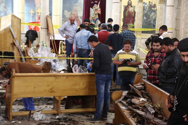 Do pierwszego wybuchu doszło w kościele w miejscowości Tanta, na północ od Kairu