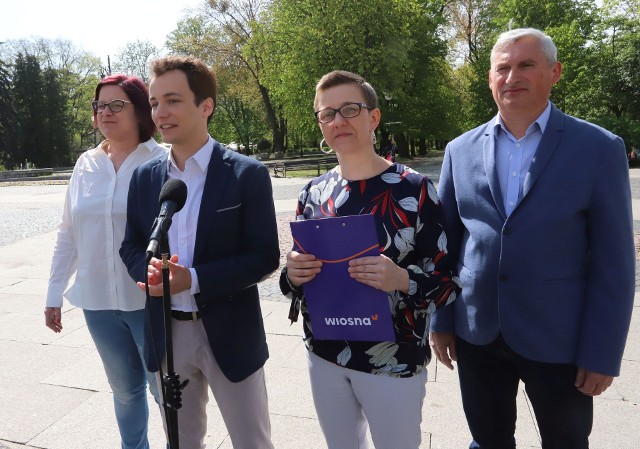 Członkowie radomskiej „Wiosny”; od lewej: Karolina Skowron, Patryk Fajdek, Małgorzata Ziemnicka i Sławomir Grychtal.