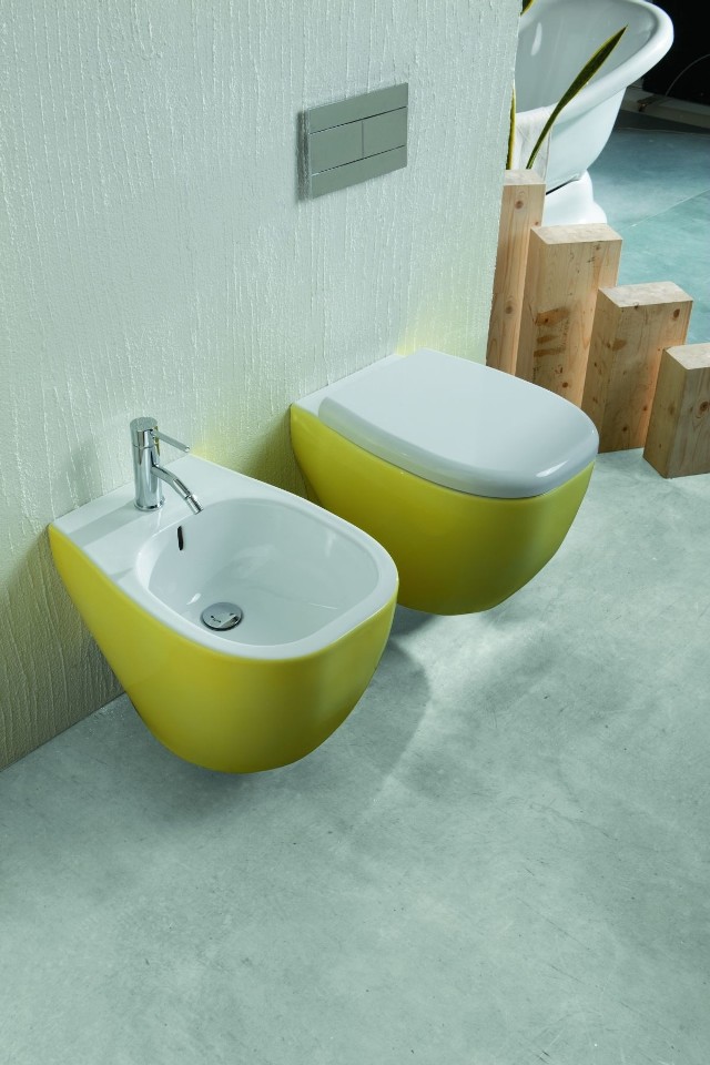 Ceramika sanitarna Weg dwukolorowaCeramika sanitarna Weg w kolorze giallo intenso (zdecydowanym żółtym)