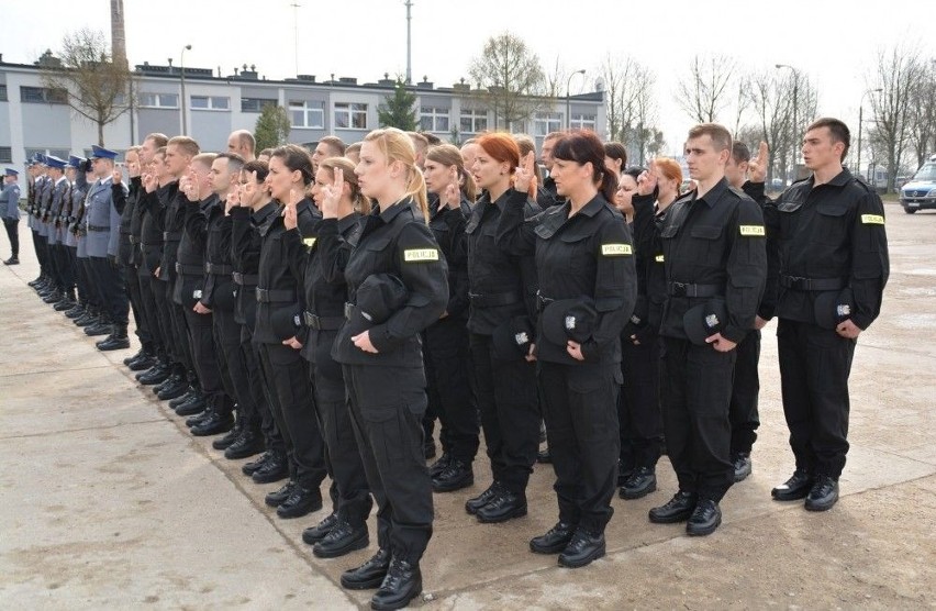 Ślubowanie 40 nowych podlaskich policjantów (zdjęcia)