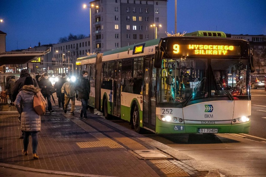 04-12-2020 bialystok bkm autobus lini 9 fot. wojciech...