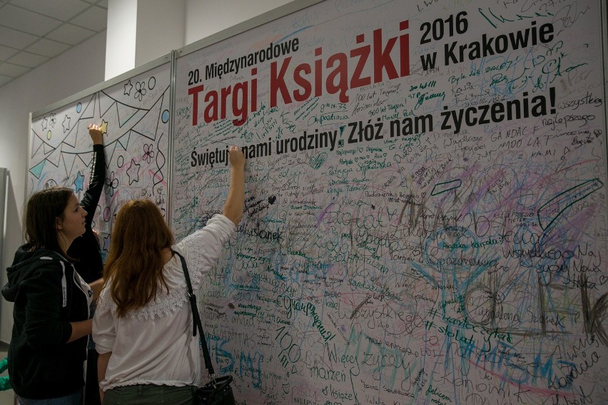 Targi Książki 2016 w Krakowie. Czytelnicy mają swoje wielkie święto