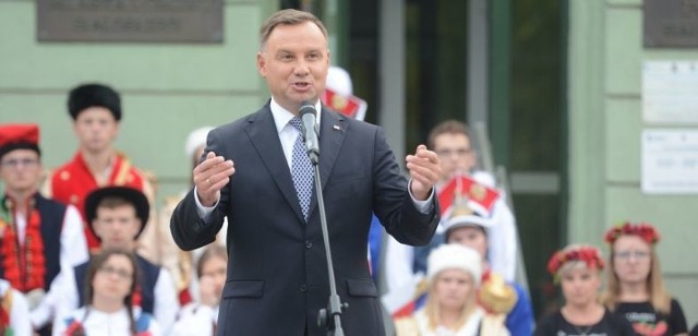 - Ta ziemia ma też swoją wielką historię. To zawsze była Polska, nawet, jeśli jakiś czas Polski nie było na mapie - mówił prezydent Andrzej Duda, podczas pobytu w Białobrzegach.