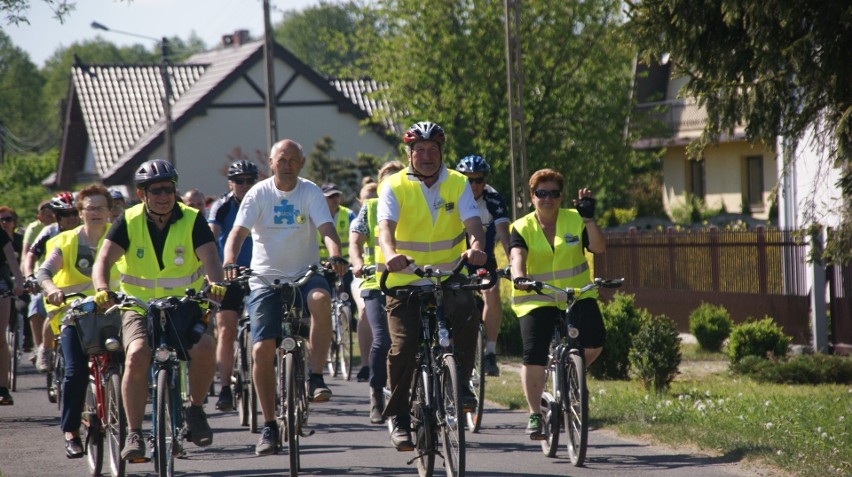 200 rowerzystów z dwóch zaprzyjaźnionych gmin wybrało się na...