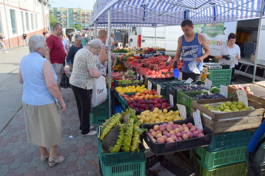 Jakie ceny owoców i warzyw na targowisku w Końskich? Sprawdź...