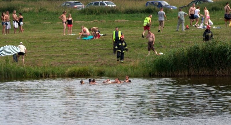 W trakcie kąpieli przebywająca z nim nad wodą 37-latka i...