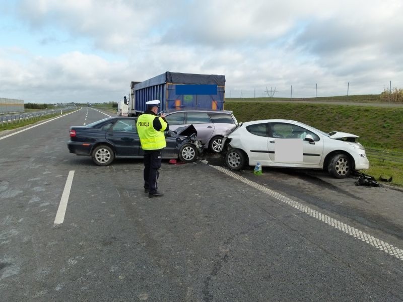 Drzonowo. Karambol na autostradzie A1; dwie osoby ranne