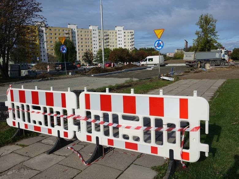 Budowa ronda Jana Pawła II/Śniadeckich w Koszalinie. Prace zostaną przedłużone