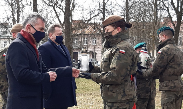 W Suwałkach uczczono rocznicę zbrodni katyńskiej i katastrofy smoleńskiej [Zdjęcia]