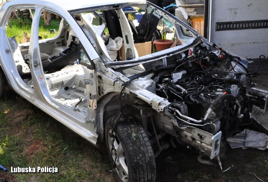 Policja udaremniła rzekomą kradzież samochodu