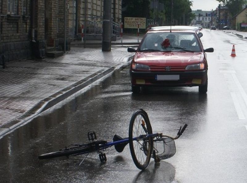 Ul. Wigierska. Potrącenie rowerzystki na oznakowanym przejeździe dla rowerzystów (zdjęcia)