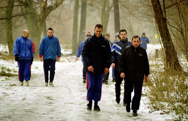 Trener Pogoni Mariusz Kuras zadecydował, że pierwsze w tym roku zajęcia odbędą się na świeżym powietrzu w Lasku Arkońskim. 