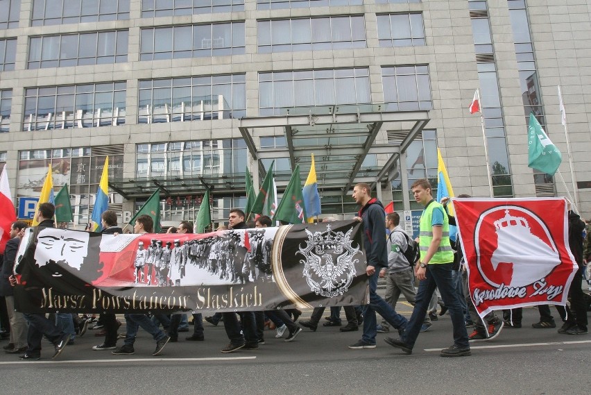 Marsz Powstańców Śląskich - w Katowicach demonstrowali...