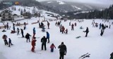 Beskidy: dużo narciarzy, a kolejka na Skrzyczne wywozi na szczyt [WARUNKI NARCIARSKIE]