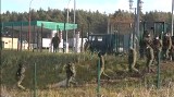 Kryzys na granicy. MON: W rejon Kuźnicy przybywa coraz więcej uzbrojonych funkcjonariuszy białoruskich służb [WIDEO]