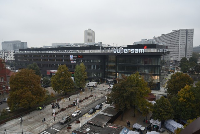 Wielkie otwarcie Supersamu trwało 4 dni. W tym czasie nową galerię handlową odwiedziło ponad 100 tysięcy klientów