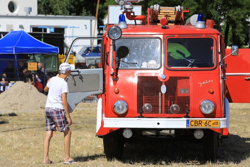 Spektakularne pokazy strażackie ratowników WOPR, straży...