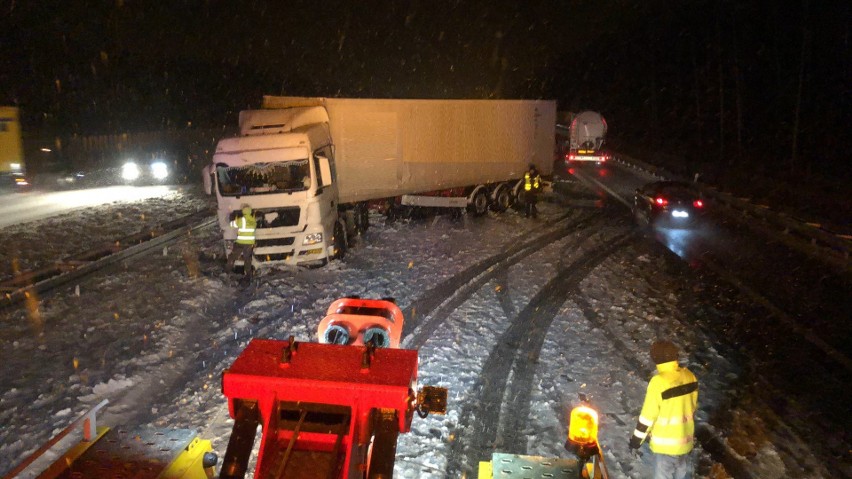 Dwa pasy autostrady na wysokości Wygody pod Toruniem...