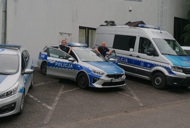 Policjanci eskortowali rodzącą kobietę z okolic Brzeska do szpitala w Krakowie