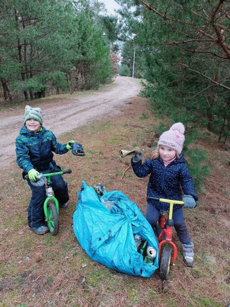 To już kolejna akcja sprzątania wsi i mieszkańcy Czarliny...