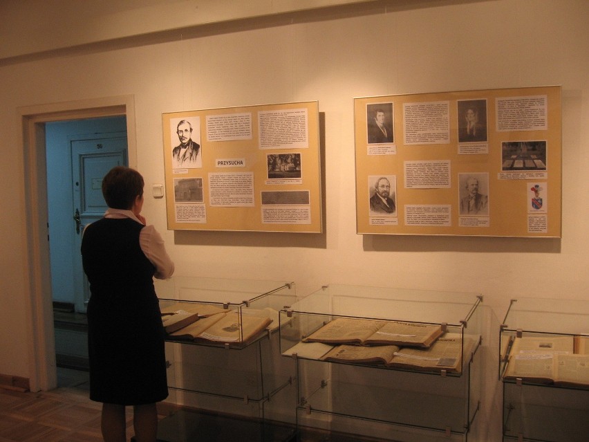 Wystawa pamięci badacza kultury polskiej Oskara Kolberga w bibliotece w Radomiu (zdjęcia)